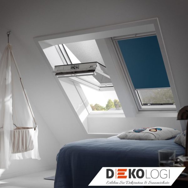 Zwei Dachfenster Vorteils Sets DOP Rollo blau und Markise schwarz