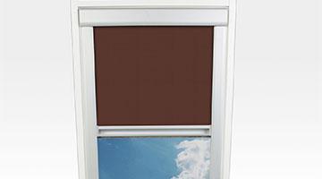 Velux Dachfensterrollos verdunkelt in braun