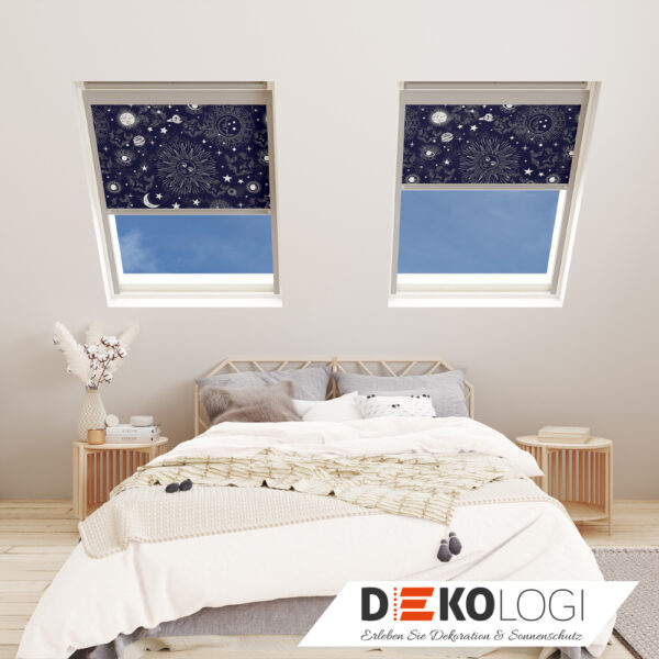 Dachfensterrollo mit Mustern blau