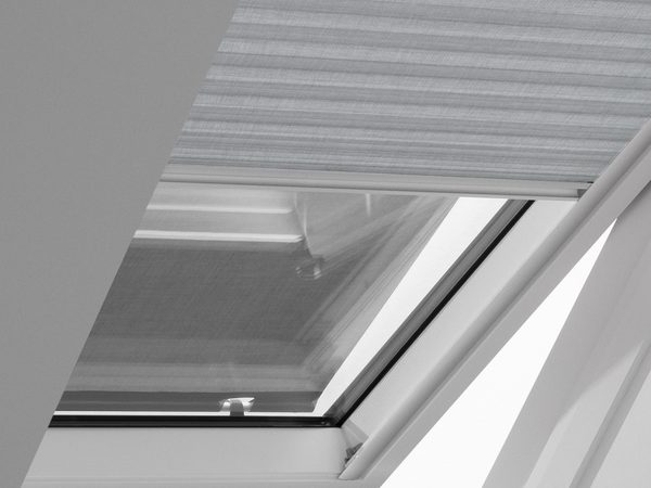 VELUX Set FOL mit Faltstore am Dachfenster