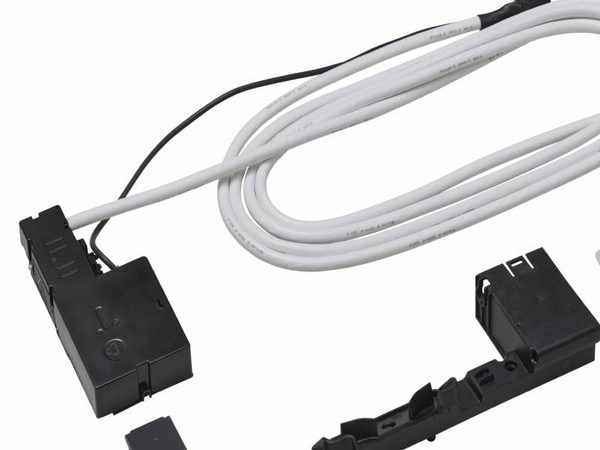 Steuereinheit KLC 230 EU mit Anschlusskabel im Detail
