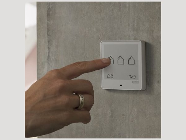 VELUX Touch KLR 300 an der Wand