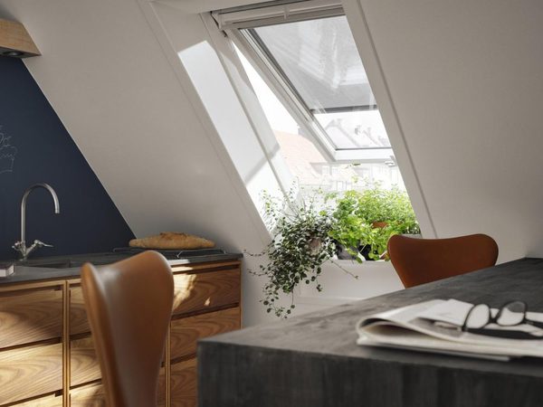 VELUX Elektro-Markise MML außen am Dachfenster